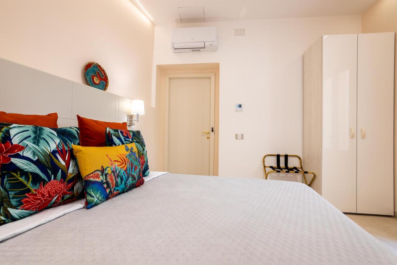Magnini Rooms Cagliari Bagian luar foto
