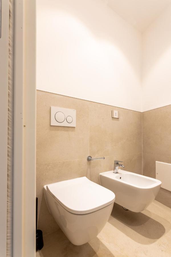 Magnini Rooms Cagliari Bagian luar foto
