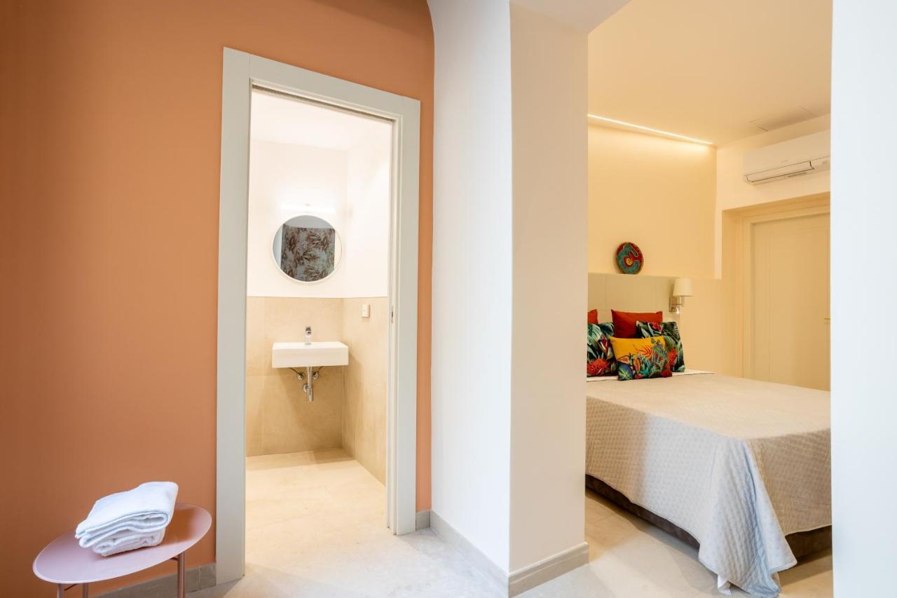 Magnini Rooms Cagliari Bagian luar foto
