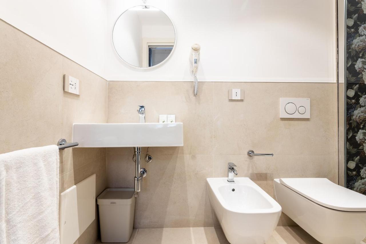 Magnini Rooms Cagliari Bagian luar foto