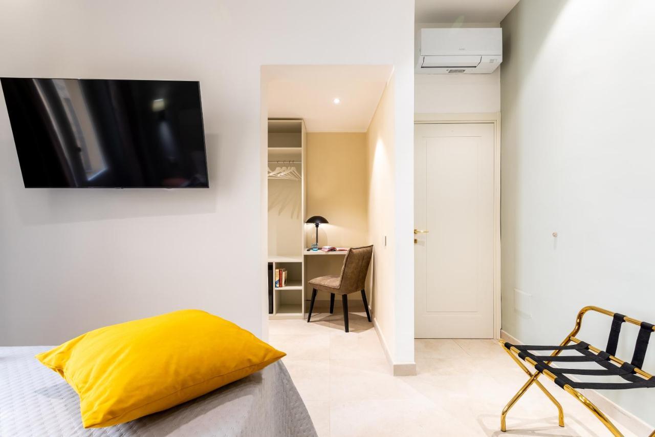 Magnini Rooms Cagliari Bagian luar foto