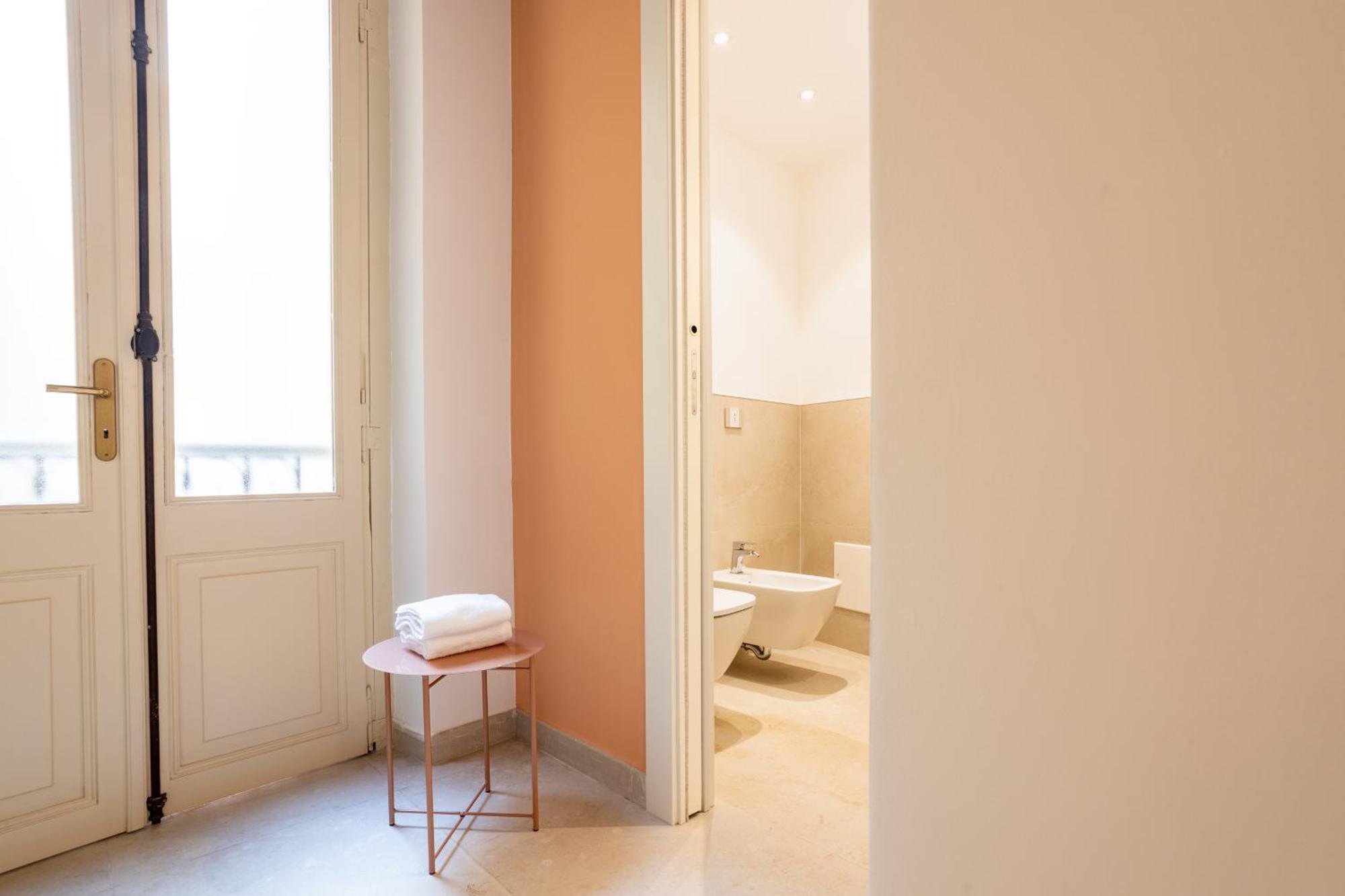 Magnini Rooms Cagliari Bagian luar foto