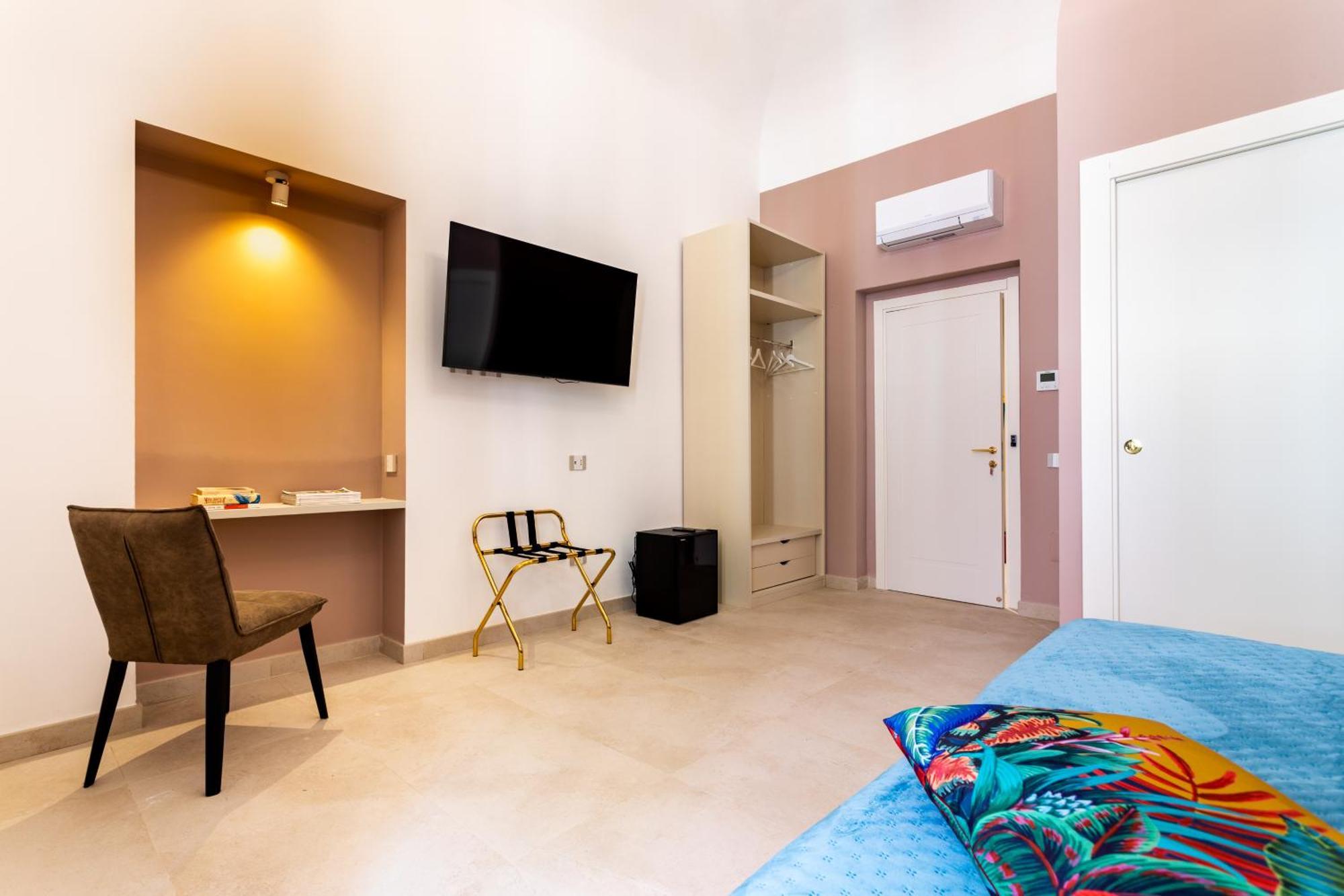 Magnini Rooms Cagliari Bagian luar foto