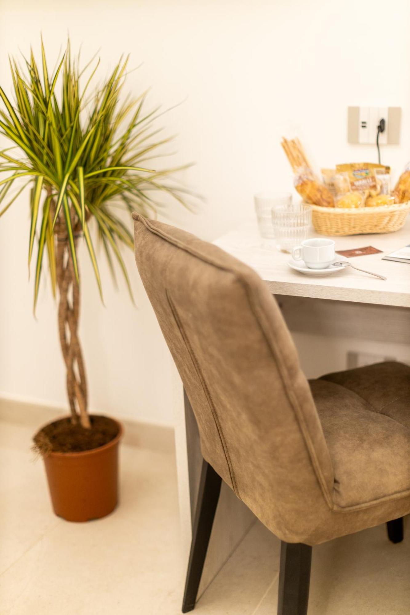 Magnini Rooms Cagliari Bagian luar foto