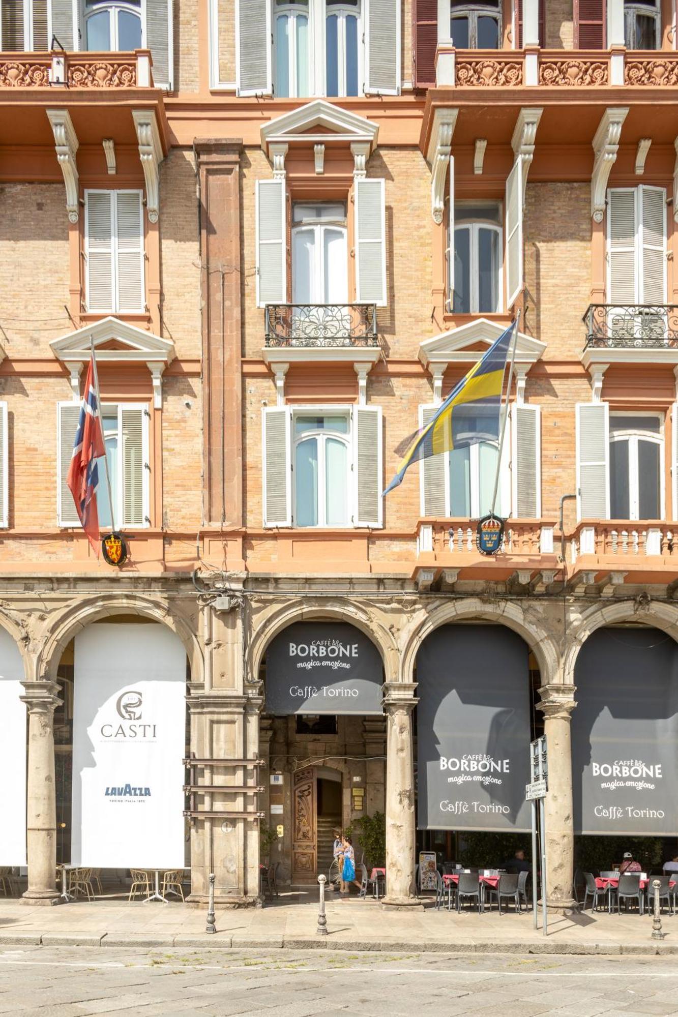 Magnini Rooms Cagliari Bagian luar foto