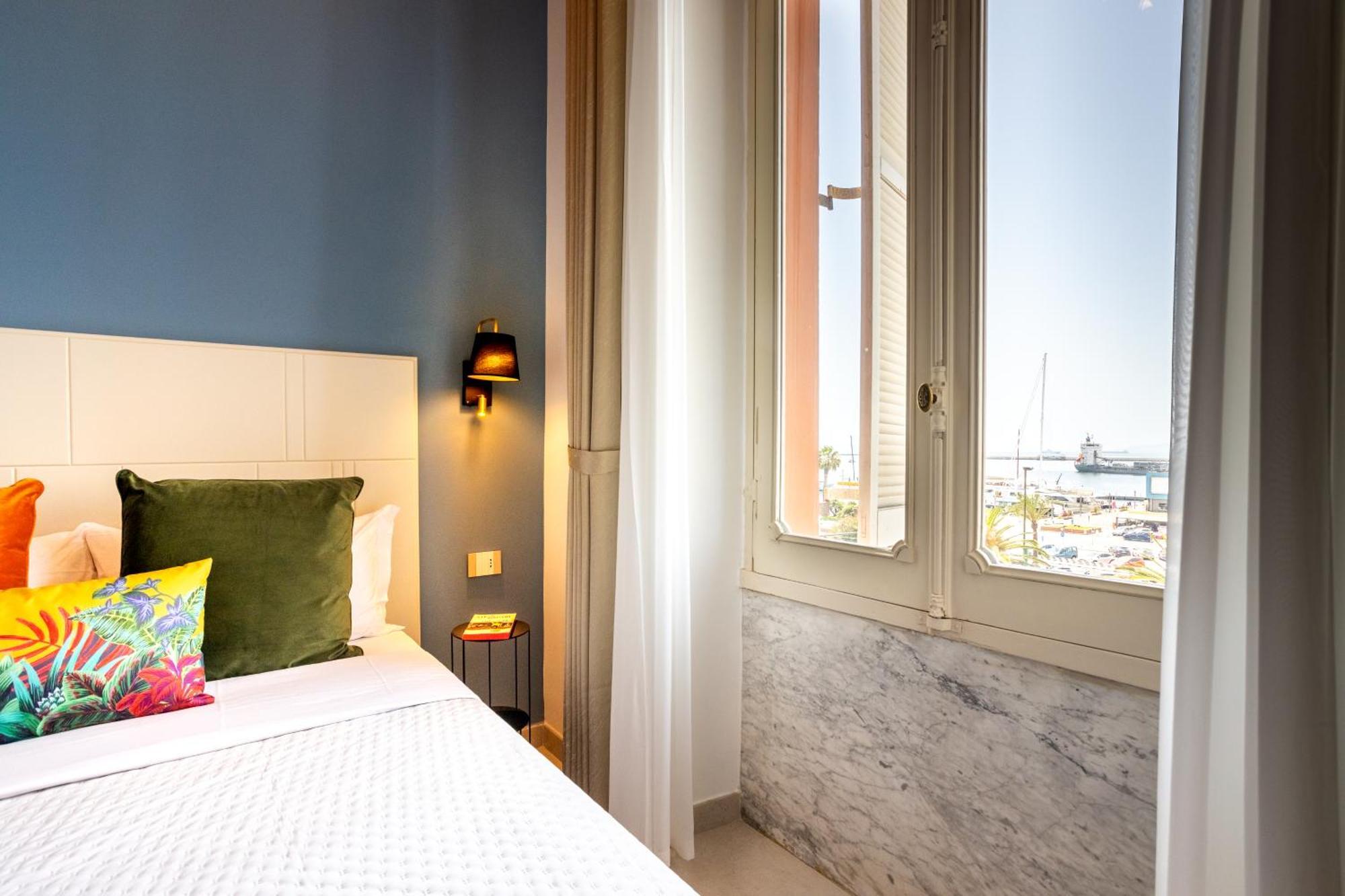 Magnini Rooms Cagliari Bagian luar foto