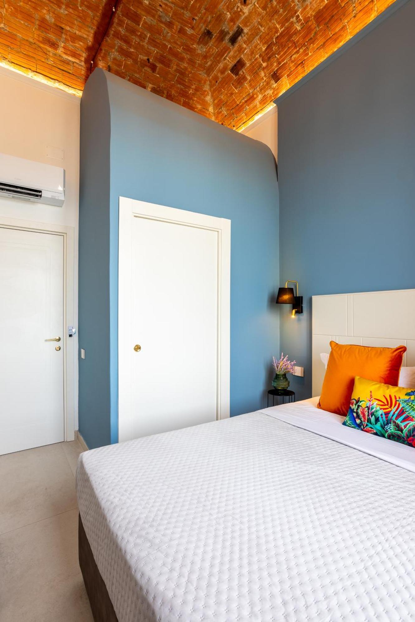 Magnini Rooms Cagliari Bagian luar foto